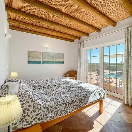 Vivenda Clemens Holiday home *
