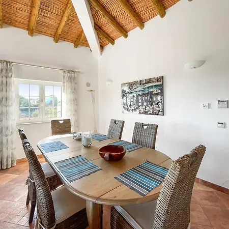 Vivenda Clemens Holiday home *